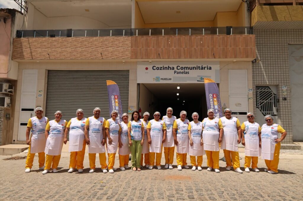 FORMAÇÃO DOS PROFISSIONAIS DAS COZINHAS COMUNITÁRIAS